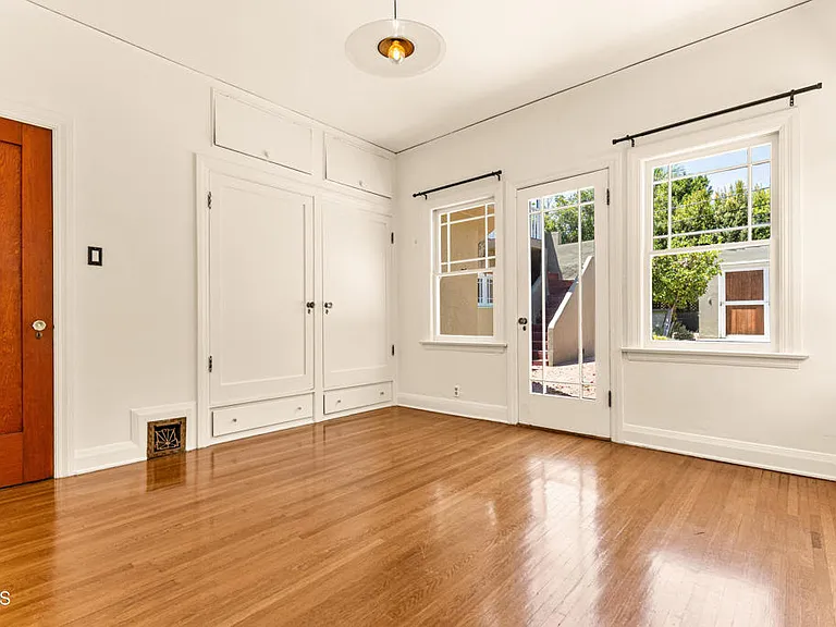 4725 Ambrose Ave — Photo 25