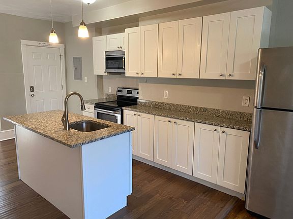 2nd image of 528 E King St APT 2