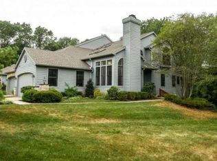 6 Overlook Ct, Lambertville, NJ 08530