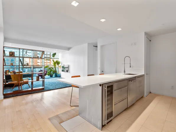 447 West 18th Street image 3 of 16