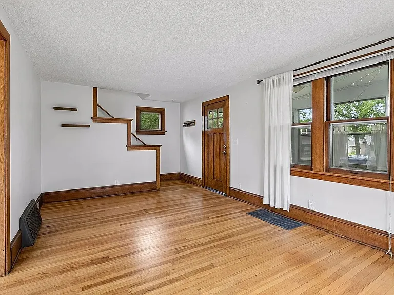 4156 Minnehaha Ave — Photo 8