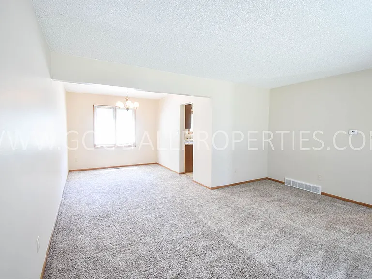 1104 Prairie View Dr — Photo 10