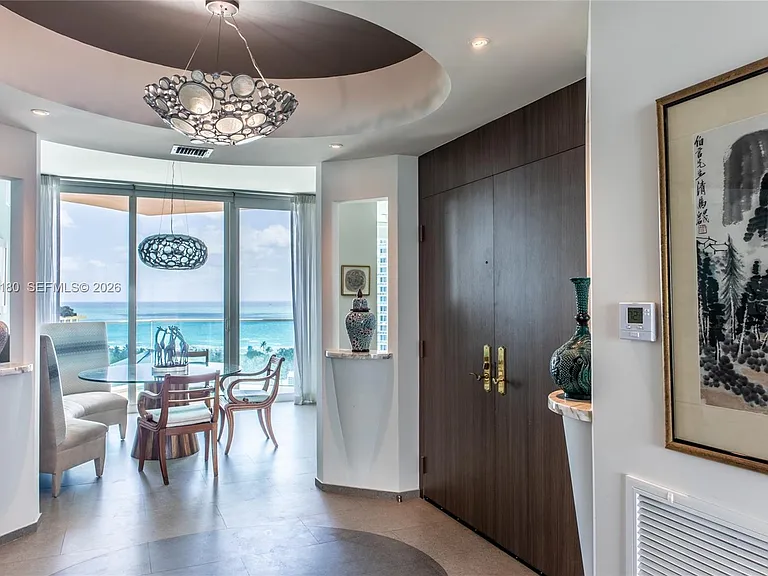 300 S Pointe Dr #1502 — Photo 34