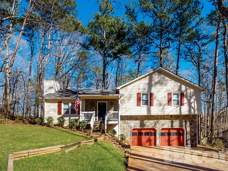 92 Fox Dr — Photo 1