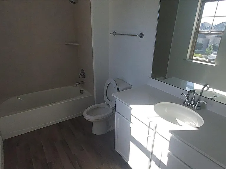 1905 Pecos Dr — Photo 6