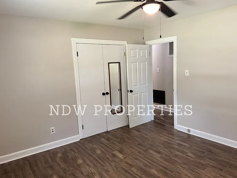 1604 Barnes St — Photo 8