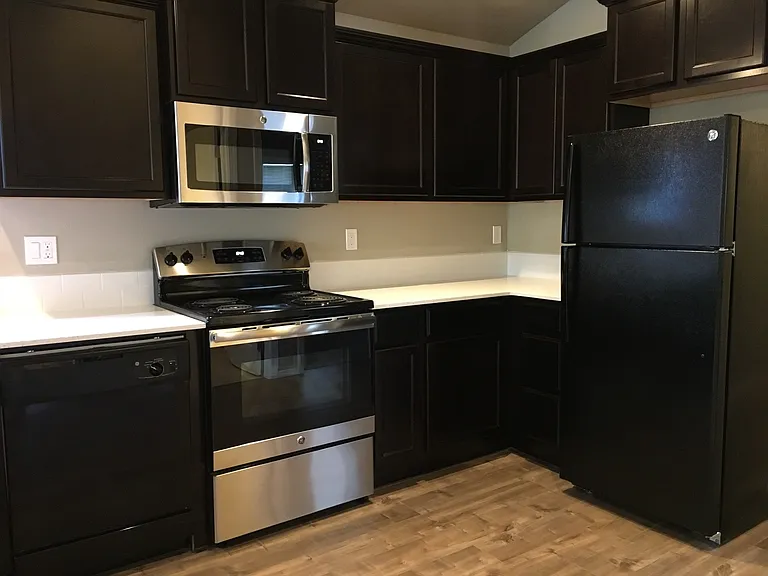 1295 W Rail Way — Photo 5