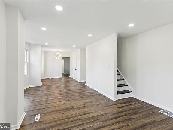 2nd image of 115 Jackson St