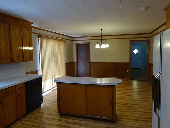 3rd image of 304 Alabama Ave