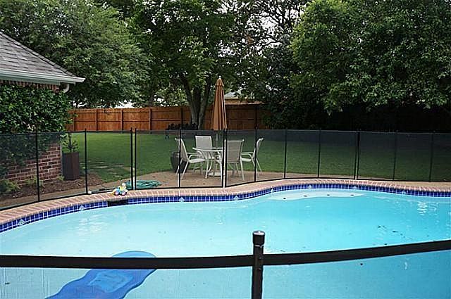 2nd image of 1004 Avebury Ct