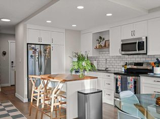 1208 14th Ave SW #201, Calgary, AB T3C 0V9