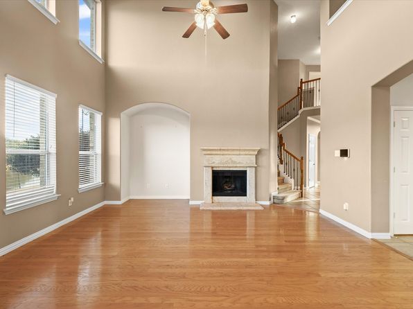 714 Celebrity Ct, Midlothian, TX 76065