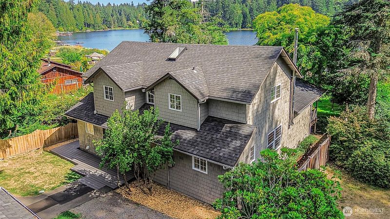 2nd image of 18404 W Spring Lake Drive SE