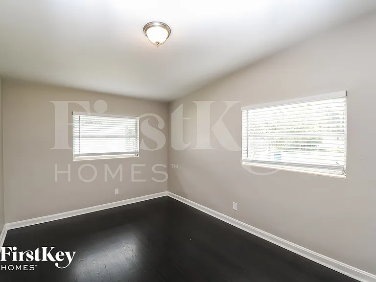 5521 Coppedge Ave — Photo 12