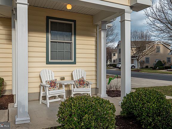 3rd image of 33862 Waterside Dr #19