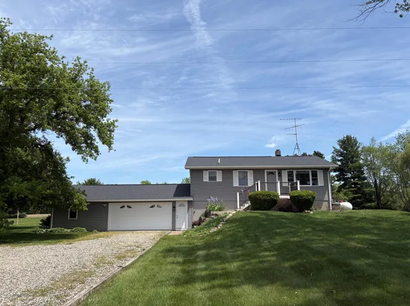 653 7th St, Plainwell, MI 49080