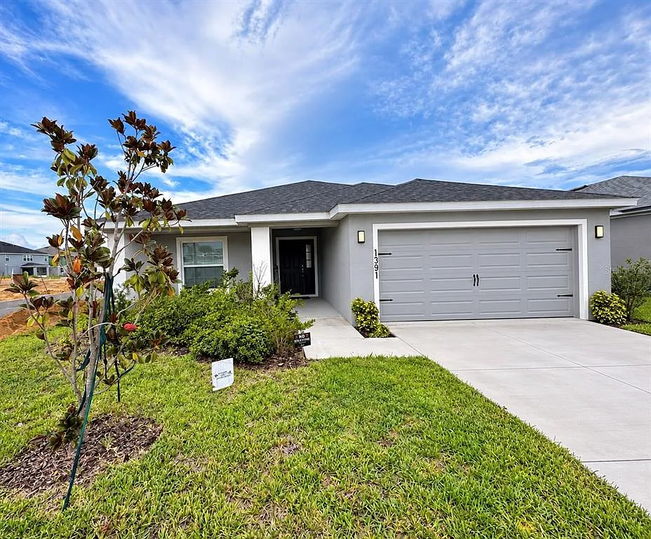4 bed, 2.0 bath, 1855 sqft, $2,400 — Photo 1