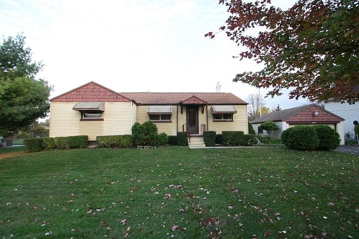 1st image of 4470 N 4th St