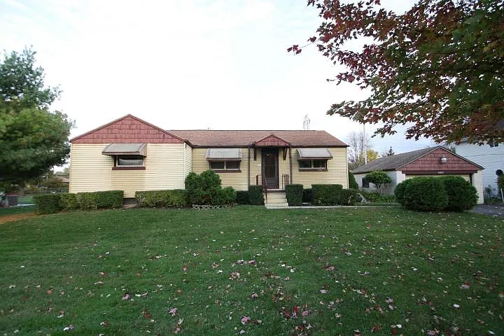 4470 N 4th St photo 1