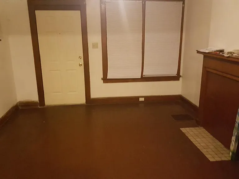 2094 Cleveland Ave — Photo 2