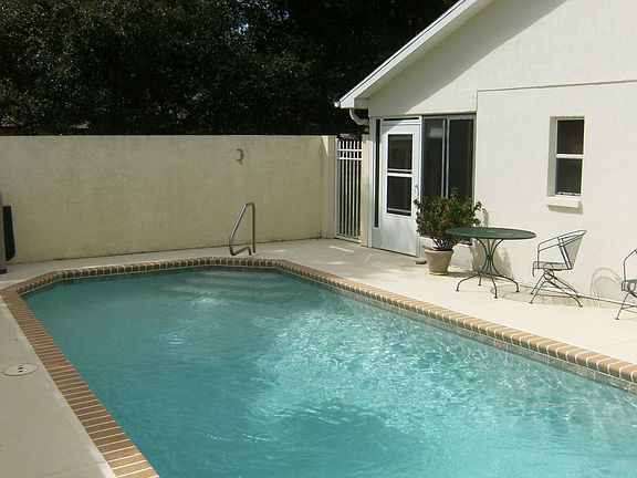 6 ft concrete block wall