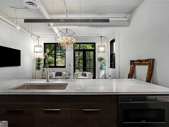 5th image of 3235 Roswell Rd NE Unit 409