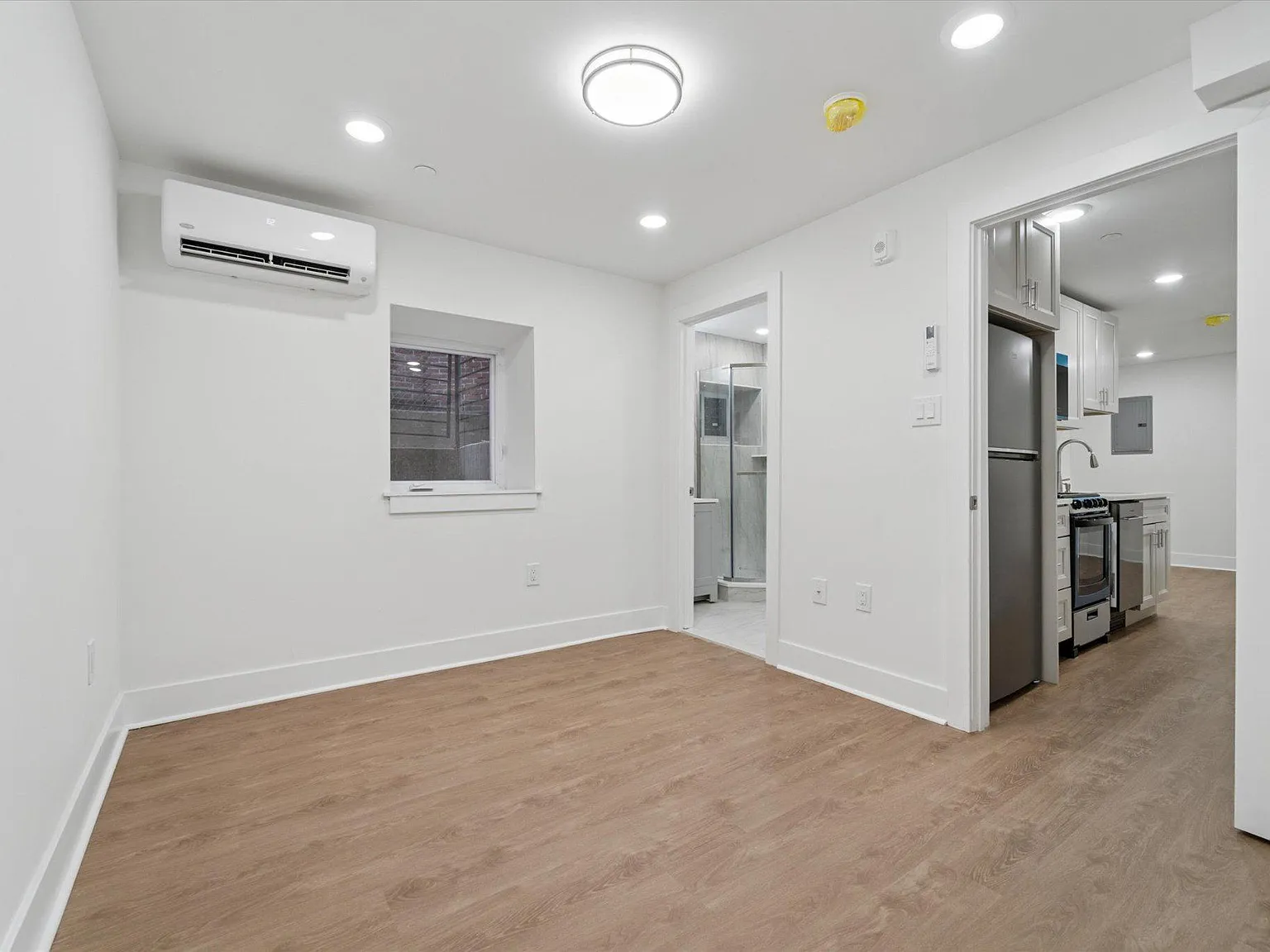 1 bed, 1.0 bath, 1872 sqft, $1,150 — Photo 4