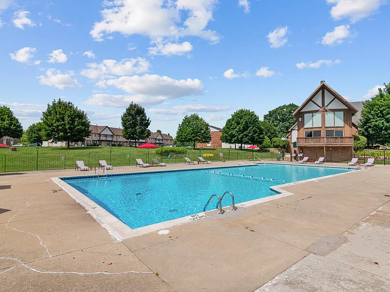 Residences at Grand Blanc Apartments - Grand Blanc, MI — Photo 27