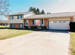 700 Denshire Dr NW, Canal Fulton, OH 44614