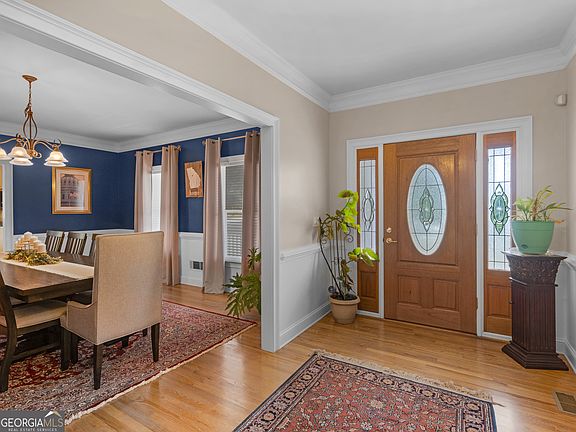 5th image of 511 Clearwater Dr