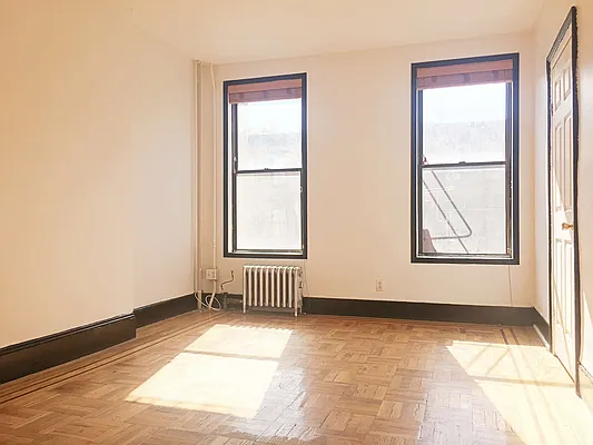 Rented by Bedford Realty USA Corp | media 10