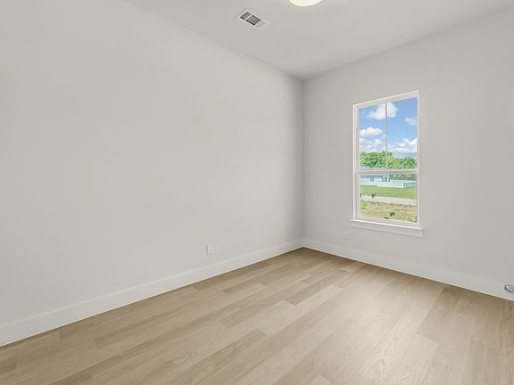 4th image of 1040 Salvation Dr