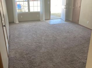 915 Uptegrove Ln, Knob Noster, MO 65336