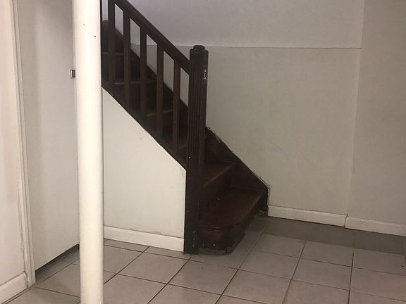 Basement- entrance 