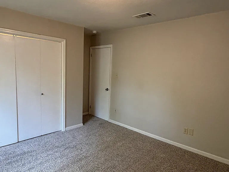 5 Raleigh Ln — Photo 17