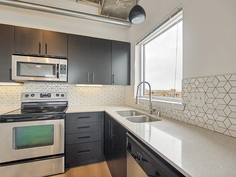 1001 Belleview St #408 — Photo 13