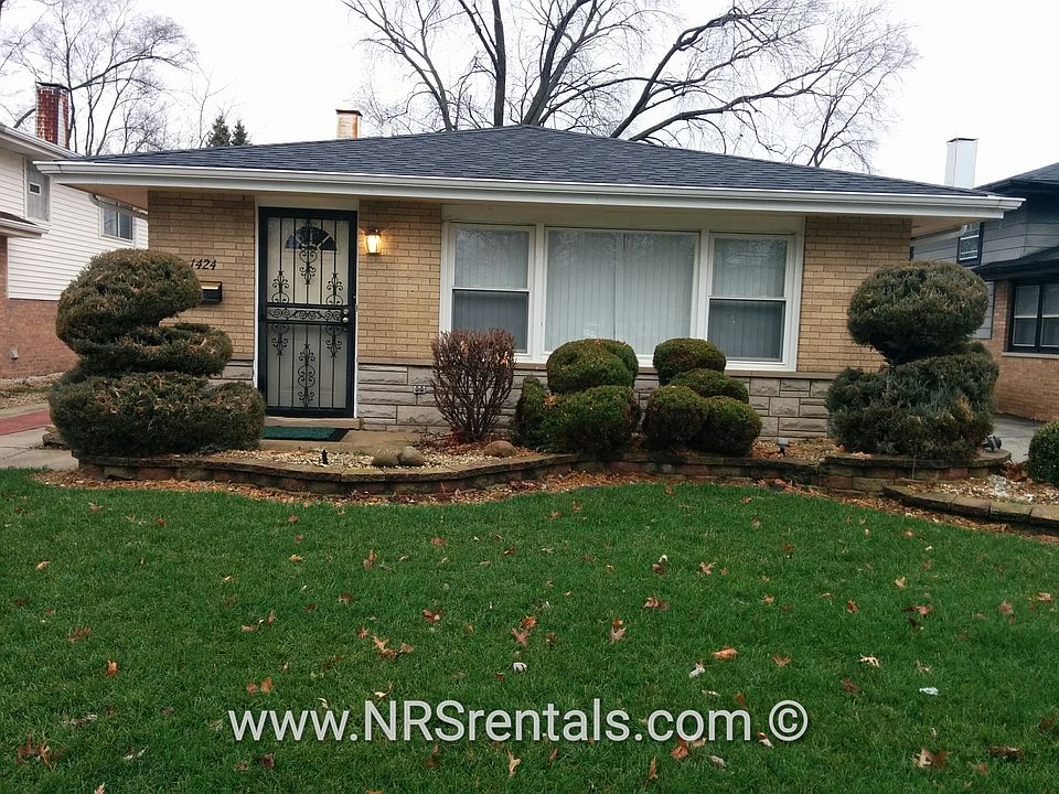 Nice Tri-Level Rental in Dolton