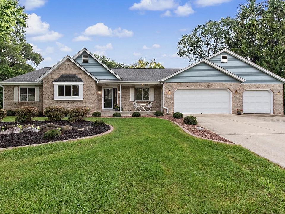 1st image of 210 Riveredge COURT