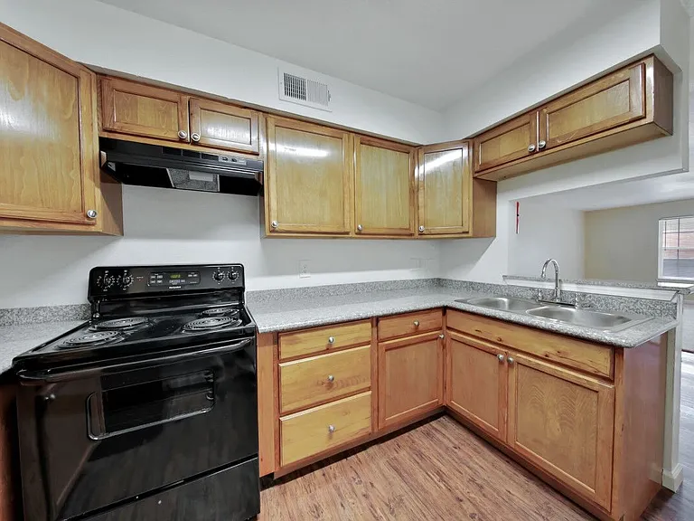 Pelican Pointe — Photo 9