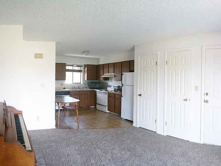 1684 Riverside Ave #9 — Photo 4