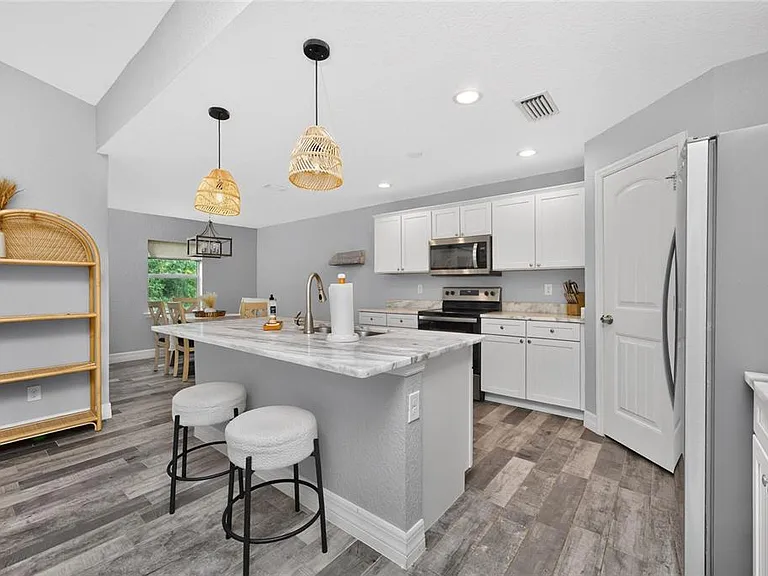 310 Albatross Rd — Photo 15