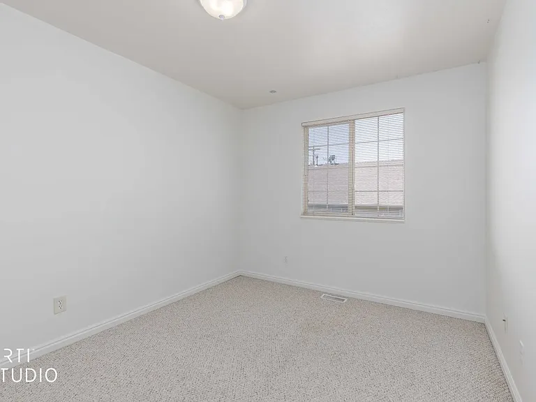 4823 Old Post Rd #9 — Photo 10