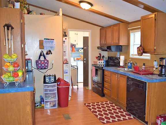 5th image of 208 Baker Ridge Rd