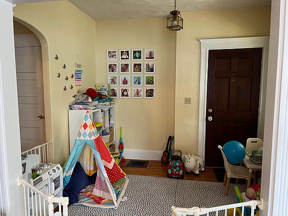 Front entry foyer