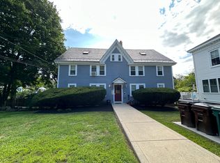 178 Elm St APT 1, Amesbury, MA 01913