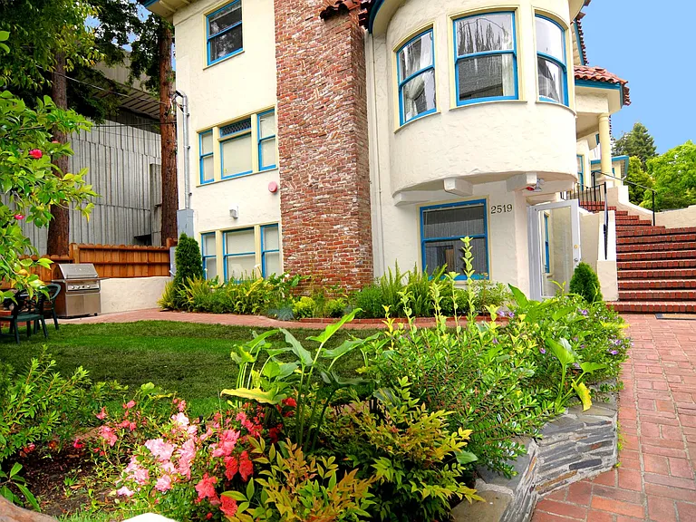 2519 College Ave — Photo 1