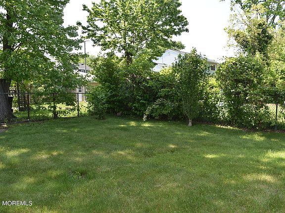 4th image of 641 Hudson Avenue