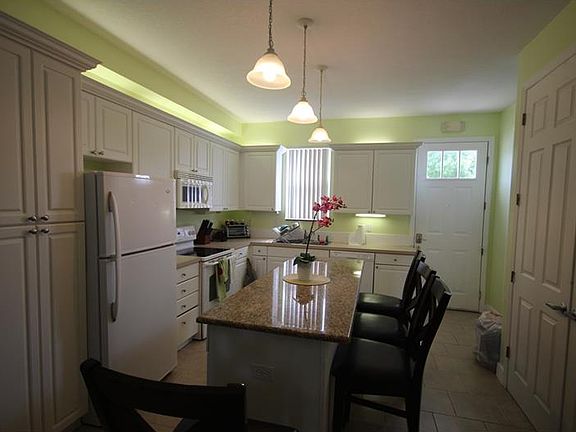 2nd image of 2025 Piedmont Ln
