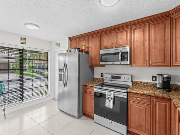 6049 Ambertree Lane, Greenacres, FL 33463