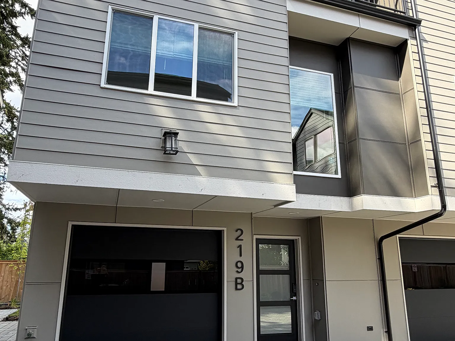 3 bed, 2.5 bath, 1350 sqft, $3,500 — Photo 1
